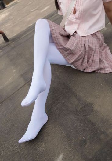 美女裸露双乳给男生吃_手机免费播放动漫