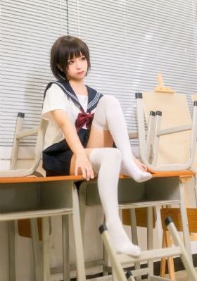 美女被强行扒开双腿被桶屁股_英文版字幕