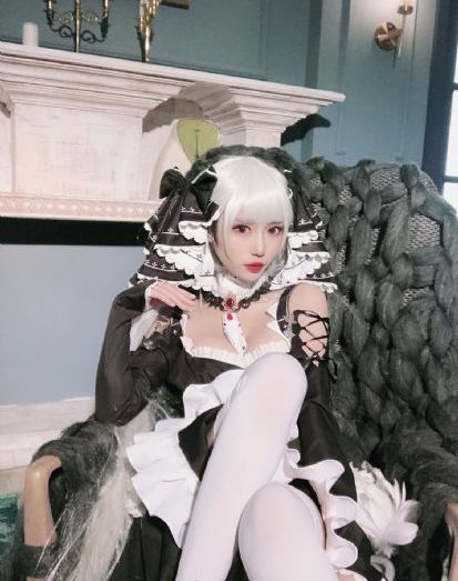 男生欧美妆_高清高清免费观看